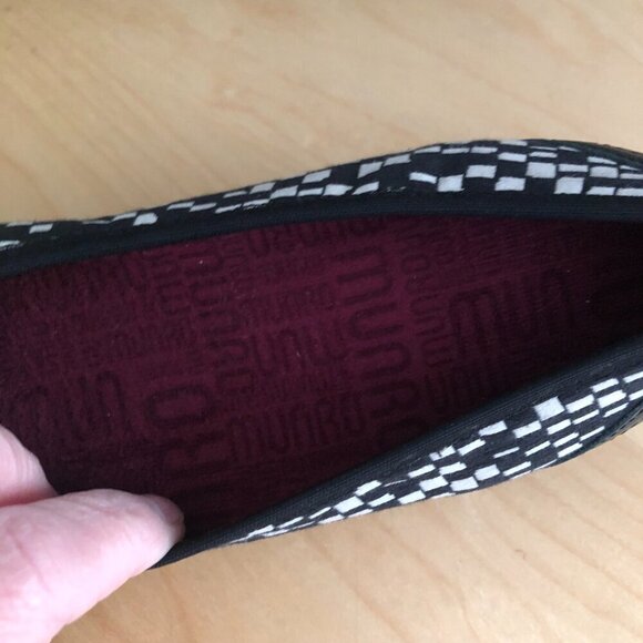 Munro Henlee Ballet Flat - Picture 6 of 11